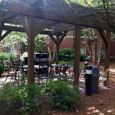 Extended Stay America Suites - Boston - Waltham - 32 4Th Ave Bagian luar foto