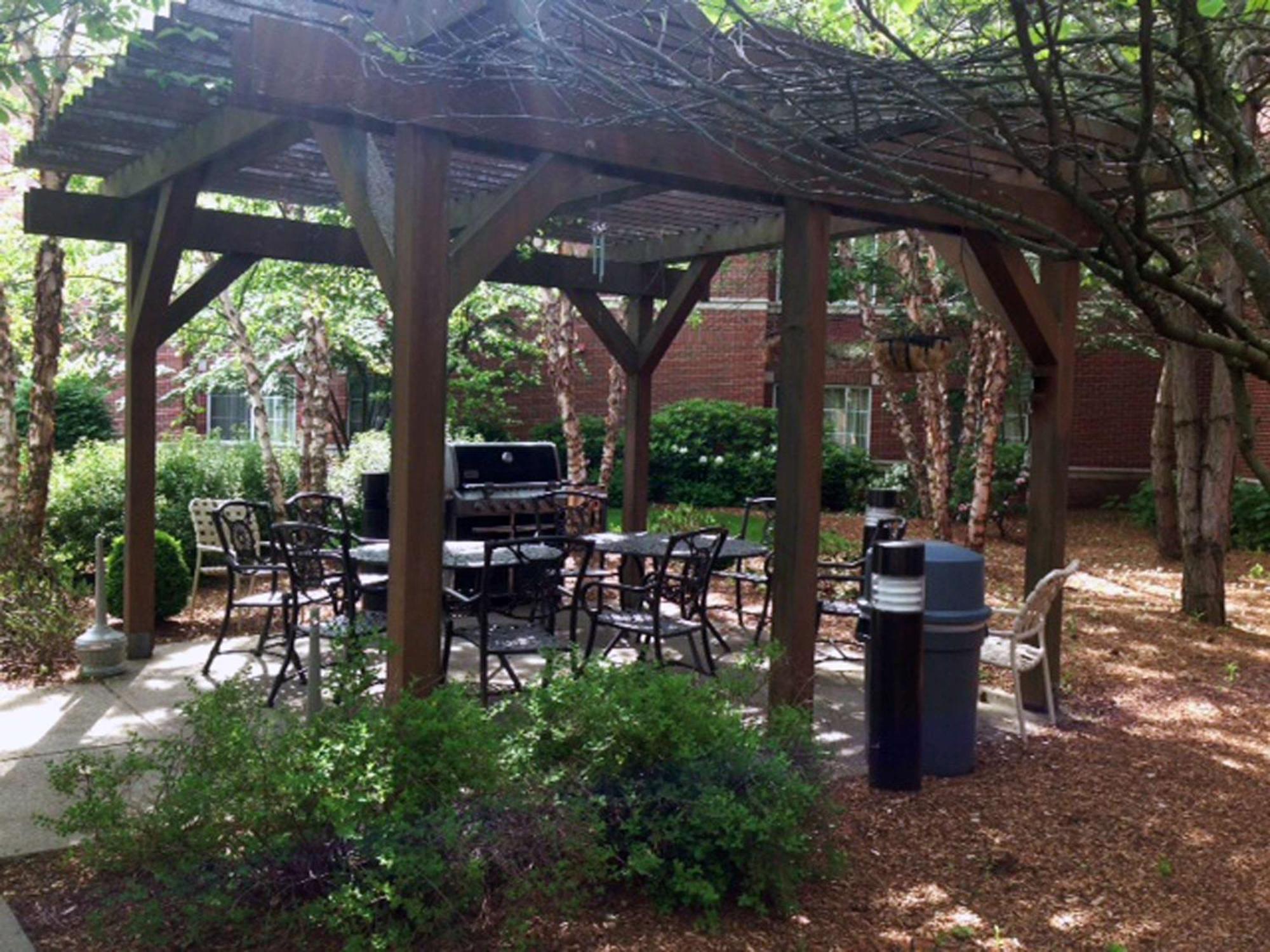 Extended Stay America Suites - Boston - Waltham - 32 4Th Ave Bagian luar foto