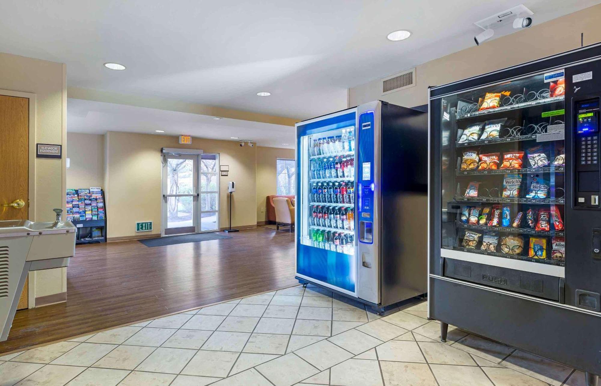 Extended Stay America Suites - Boston - Waltham - 32 4Th Ave Bagian luar foto