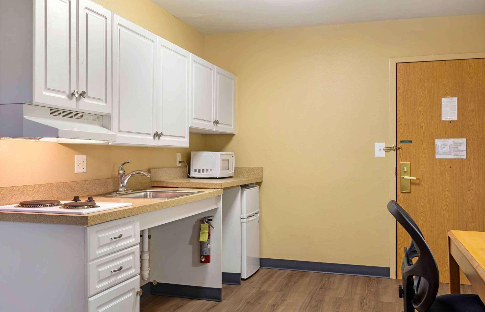Extended Stay America Suites - Boston - Waltham - 32 4Th Ave Bagian luar foto