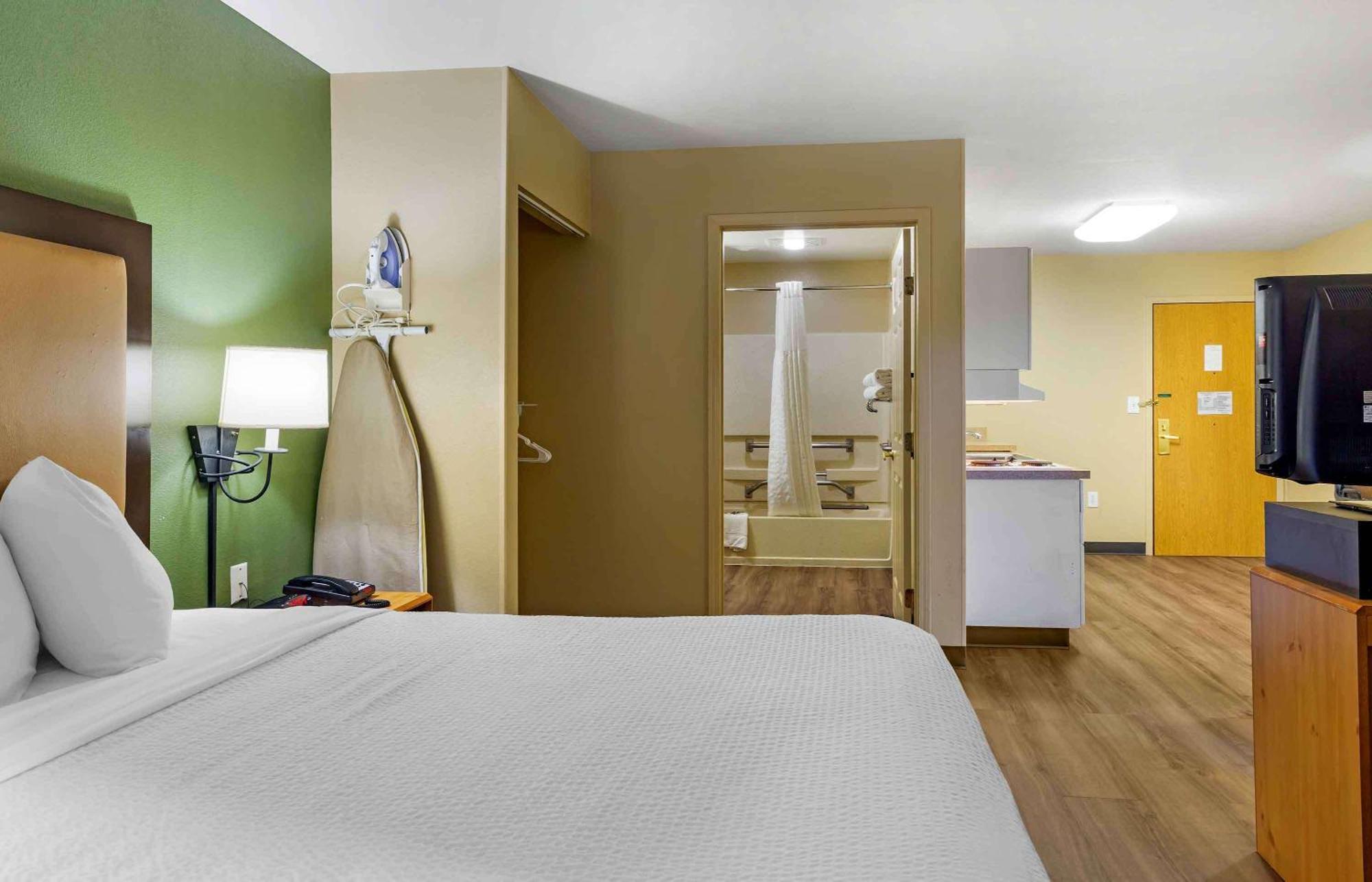 Extended Stay America Suites - Boston - Waltham - 32 4Th Ave Bagian luar foto