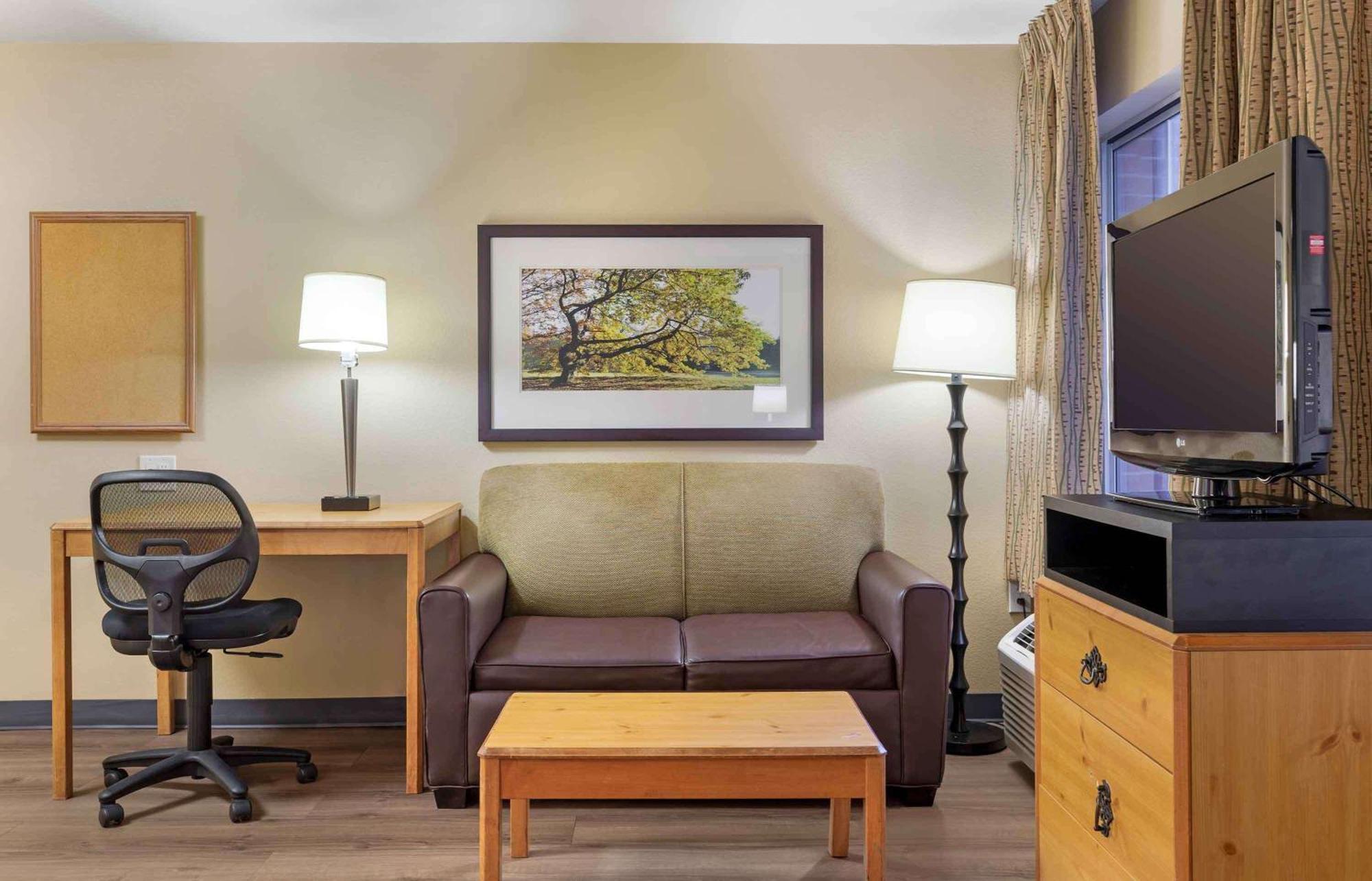 Extended Stay America Suites - Boston - Waltham - 32 4Th Ave Bagian luar foto
